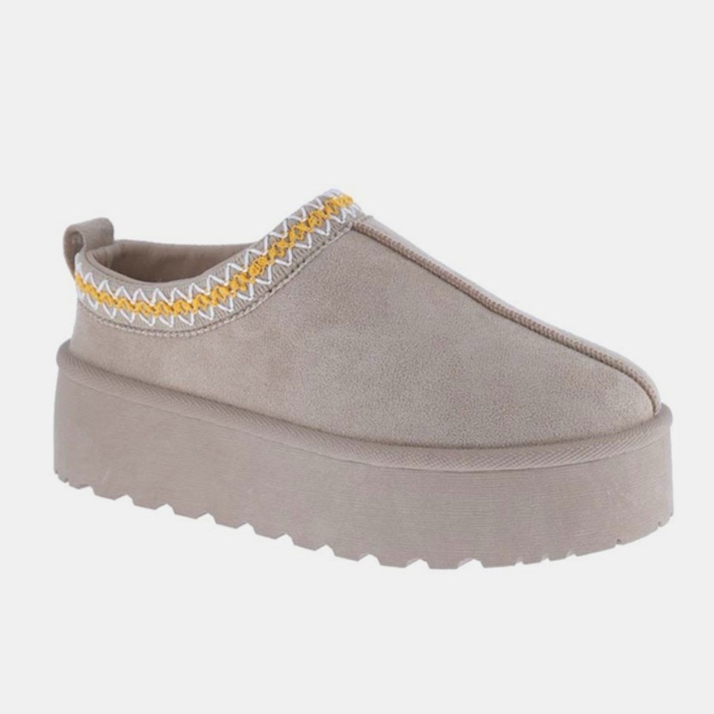 NWT Taupe Gray Suede Faux Fur Lined Chunky Platform Embroidered Clog Slippers